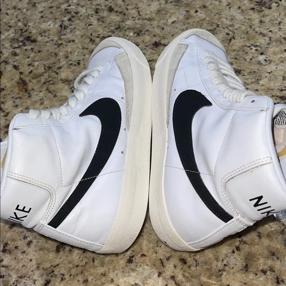 Nike Blazer Mid - Picture 5 of 12